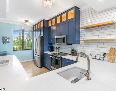 9727 Acqua Court - Photo Thumbnail 3