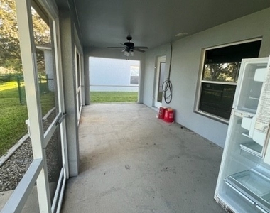 2901 Nw 18th Place - Photo Thumbnail 24