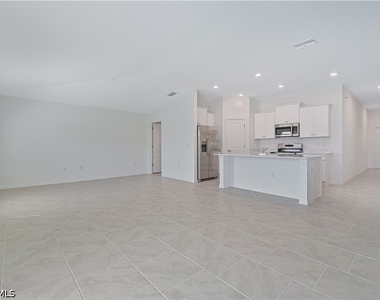 2901 Nw 18th Place - Photo Thumbnail 9
