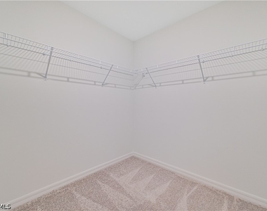 2901 Nw 18th Place - Photo Thumbnail 4