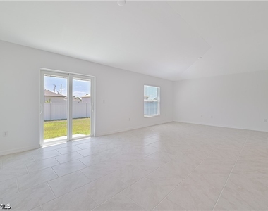 2901 Nw 18th Place - Photo Thumbnail 10