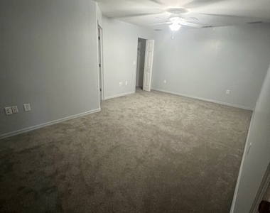 2901 Nw 18th Place - Photo Thumbnail 19