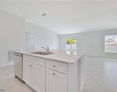 2901 Nw 18th Place - Photo Thumbnail 11