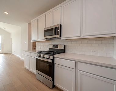 8710 Limmen Terrace Trail - Photo Thumbnail 11