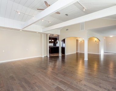 3006 Conway Street - Photo Thumbnail 9