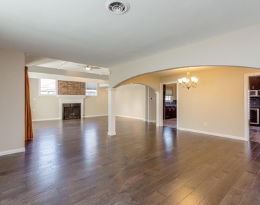 3006 Conway Street - Photo Thumbnail 4