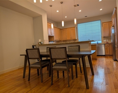 6905 Staffordshire Boulevard - Photo Thumbnail 5