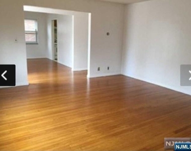 2152 South - Photo Thumbnail 7