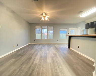 4031 Raspberry Court - Photo Thumbnail 7