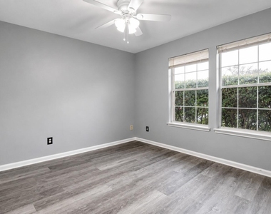 4031 Raspberry Court - Photo Thumbnail 14