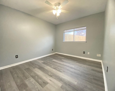 4031 Raspberry Court - Photo Thumbnail 18