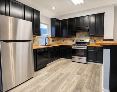 4031 Raspberry Court - Photo Thumbnail 7