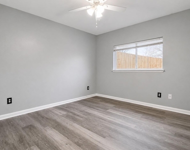 4031 Raspberry Court - Photo Thumbnail 16
