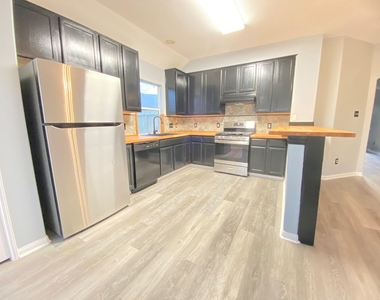 4031 Raspberry Court - Photo Thumbnail 8
