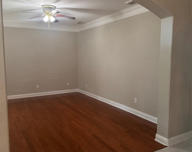 4319 Greystone Way - Photo Thumbnail 4