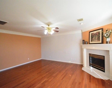 4319 Greystone Way - Photo Thumbnail 7