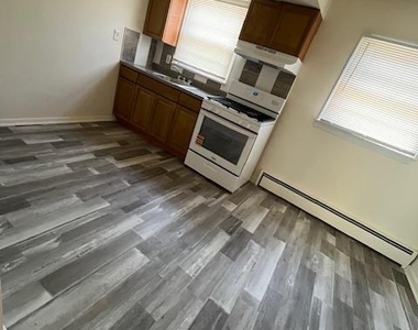 122 Stuyvesant - Photo Thumbnail 2