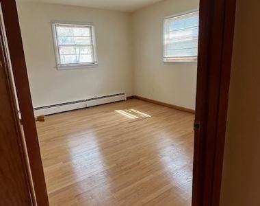 122 Stuyvesant - Photo Thumbnail 9