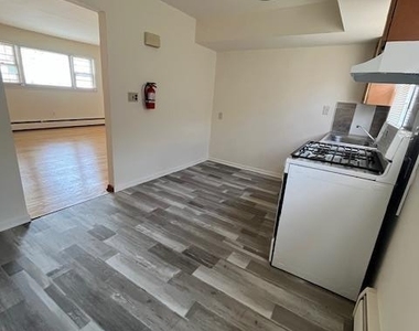 122 Stuyvesant - Photo Thumbnail 1