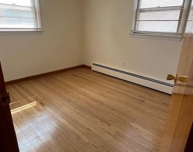 122 Stuyvesant - Photo Thumbnail 10