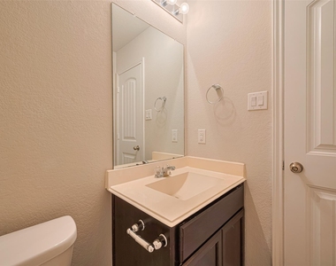 3010 Veeder Pass Lane - Photo Thumbnail 28