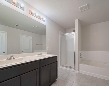 3010 Veeder Pass Lane - Photo Thumbnail 33