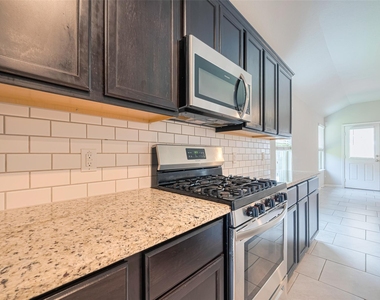 3010 Veeder Pass Lane - Photo Thumbnail 9
