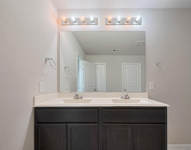 3010 Veeder Pass Lane - Photo Thumbnail 35