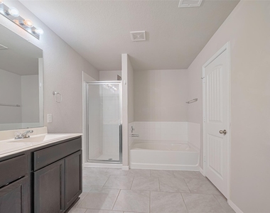 3010 Veeder Pass Lane - Photo Thumbnail 32
