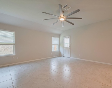 3010 Veeder Pass Lane - Photo Thumbnail 20