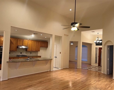 17707 Cypress Laurel Street - Photo Thumbnail 11