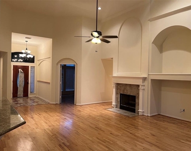 17707 Cypress Laurel Street - Photo Thumbnail 9