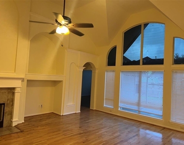 17707 Cypress Laurel Street - Photo Thumbnail 6