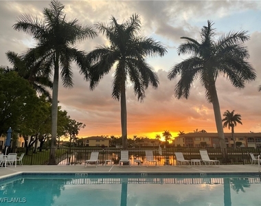 4410 Chantelle Drive - Photo Thumbnail 36