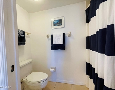 4410 Chantelle Drive - Photo Thumbnail 11