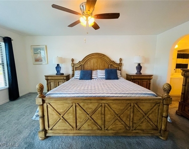 4410 Chantelle Drive - Photo Thumbnail 6