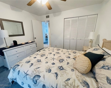 4410 Chantelle Drive - Photo Thumbnail 22
