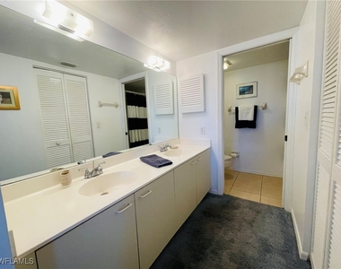 4410 Chantelle Drive - Photo Thumbnail 9