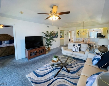 4410 Chantelle Drive - Photo Thumbnail 5