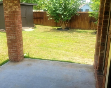 10659 Dolce Lane - Photo Thumbnail 24