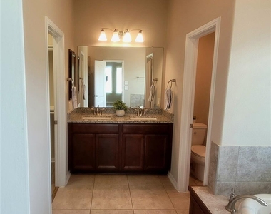 10659 Dolce Lane - Photo Thumbnail 22