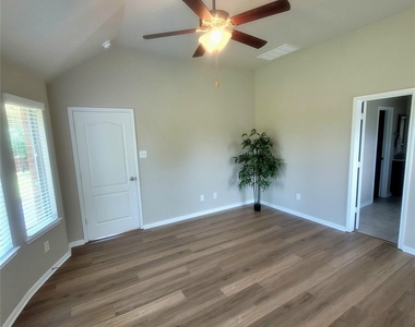 10659 Dolce Lane - Photo Thumbnail 18