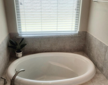 10659 Dolce Lane - Photo Thumbnail 21