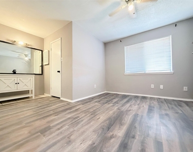 9200 W Bellfort Street - Photo Thumbnail 9