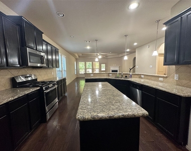 2423 Garden Shadow Drive - Photo Thumbnail 4