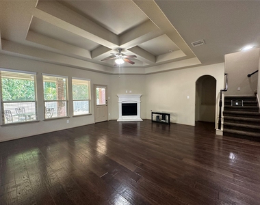 2423 Garden Shadow Drive - Photo Thumbnail 8