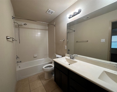 2423 Garden Shadow Drive - Photo Thumbnail 19
