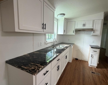 104 Kyle Drive - Photo Thumbnail 3