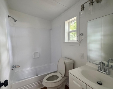 104 Kyle Drive - Photo Thumbnail 5