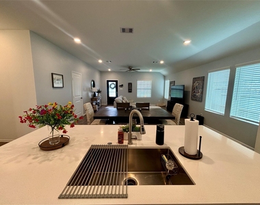 3533 Alcala Cove Court - Photo Thumbnail 14